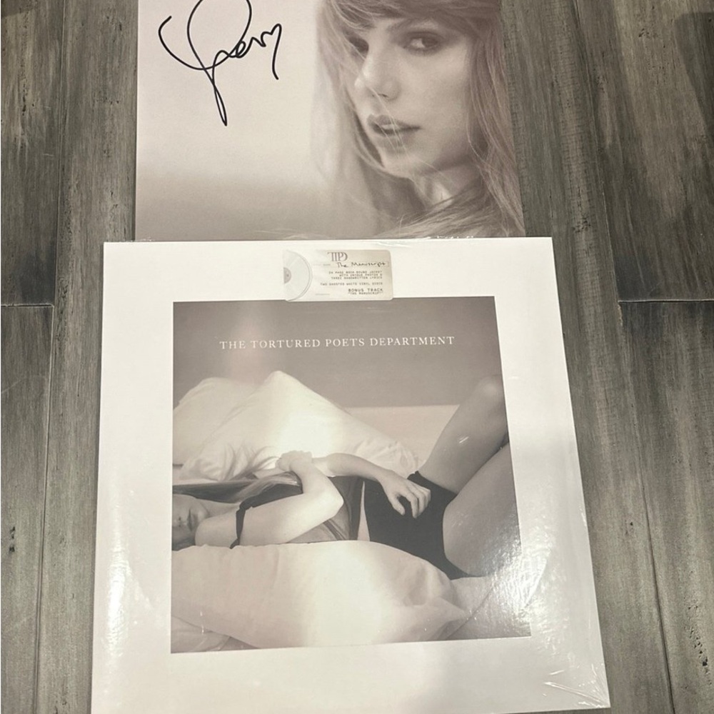 Signed Tortured poets department vinyl WITH HEART